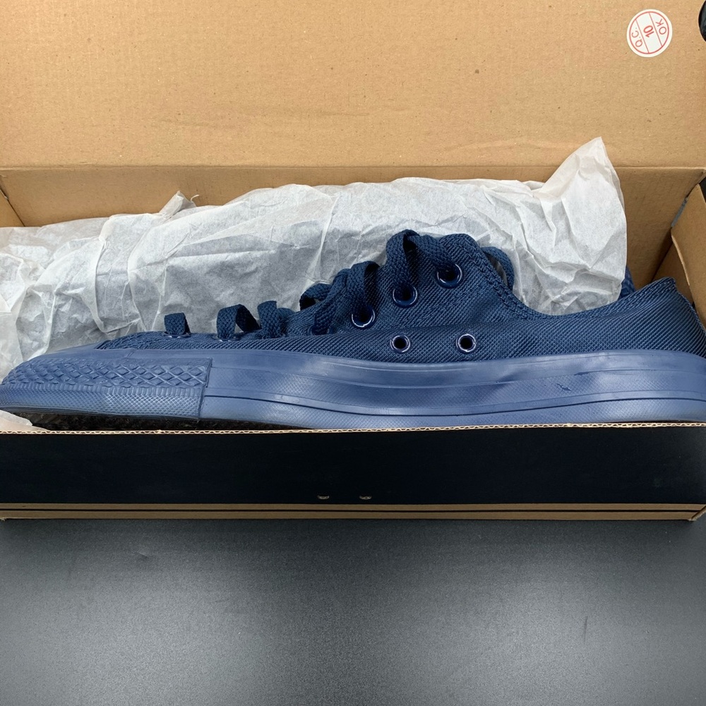 Men’s Navy Converse
